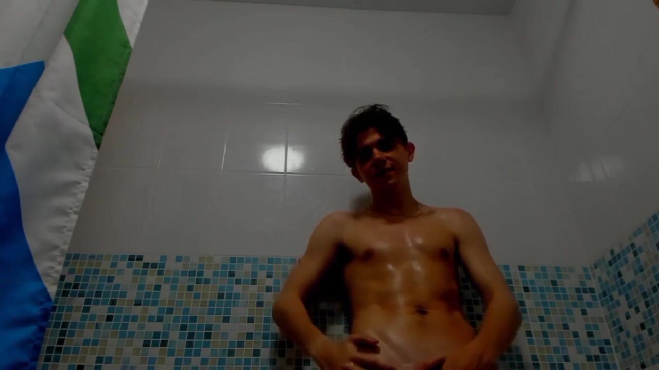 Duschen-ohne-kondom-show von luxallenn auf chaturbate