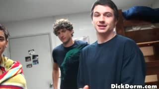 Twink daddy muskulös ohne kondom schwanz