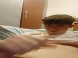 किशोर गे पोर्न में भारी मात्रा में स्खलित होता है