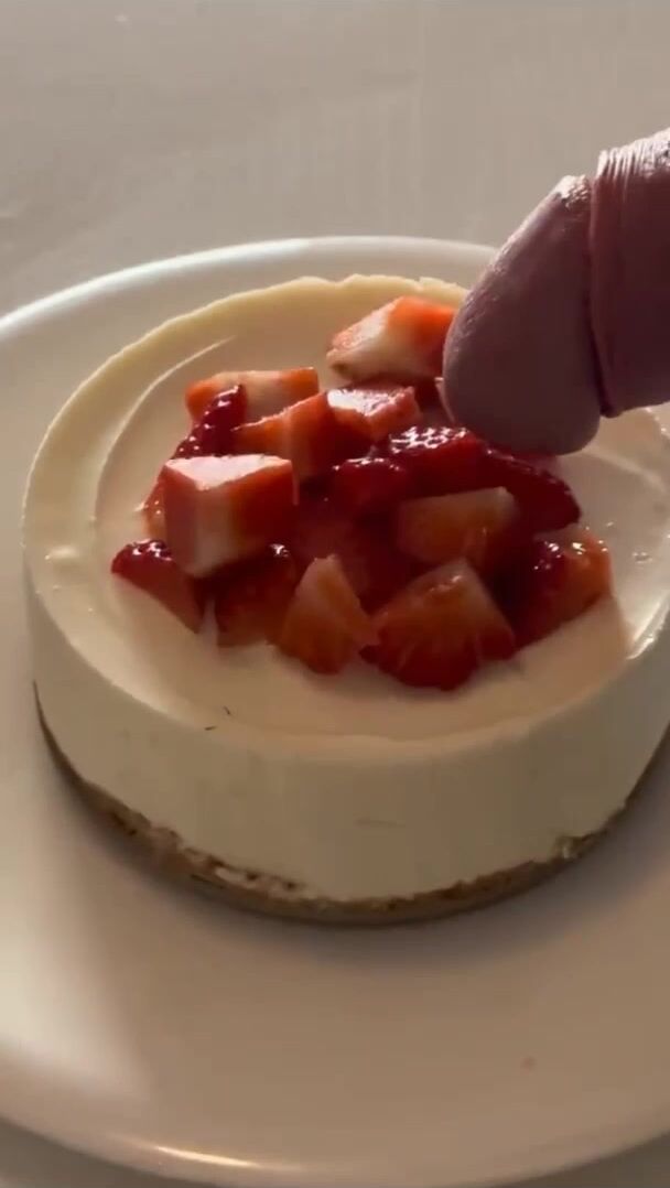 Making a tasty dessert - no utensils required ;)