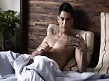Nackter knochiger daddy-teen: voller schwuler porno-film