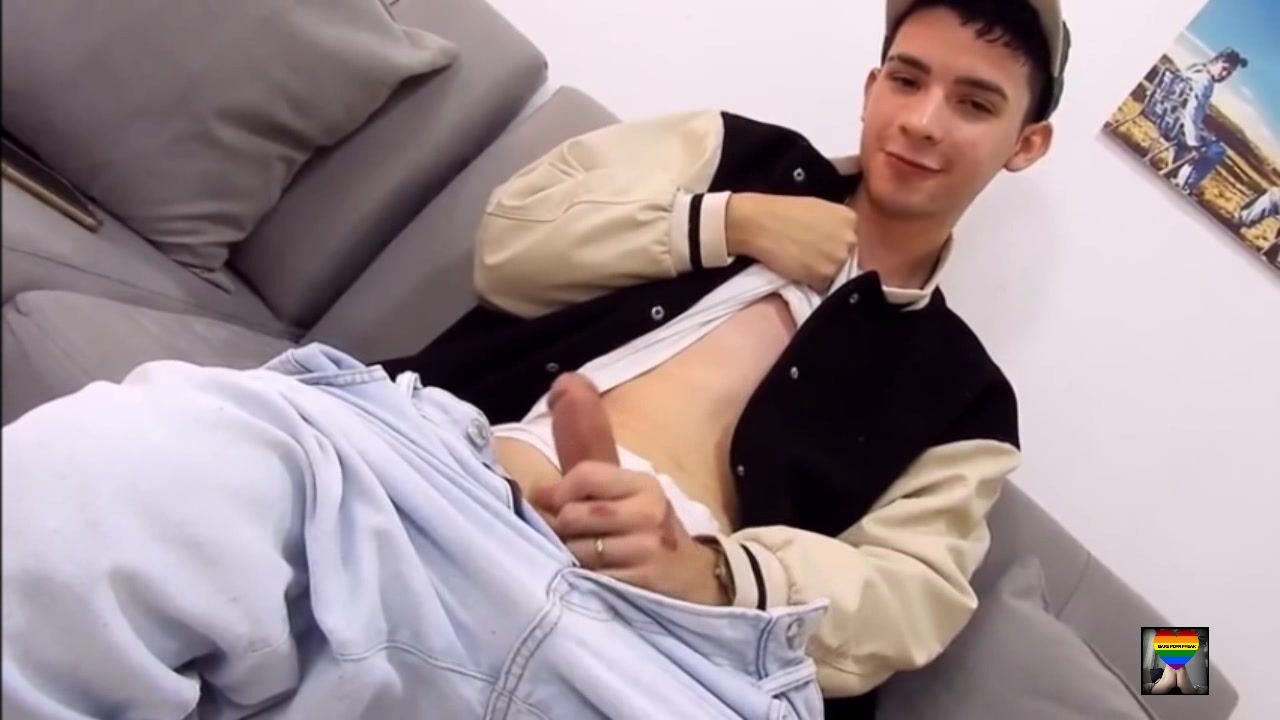 手淫的青少年得到热烈的裸插行动