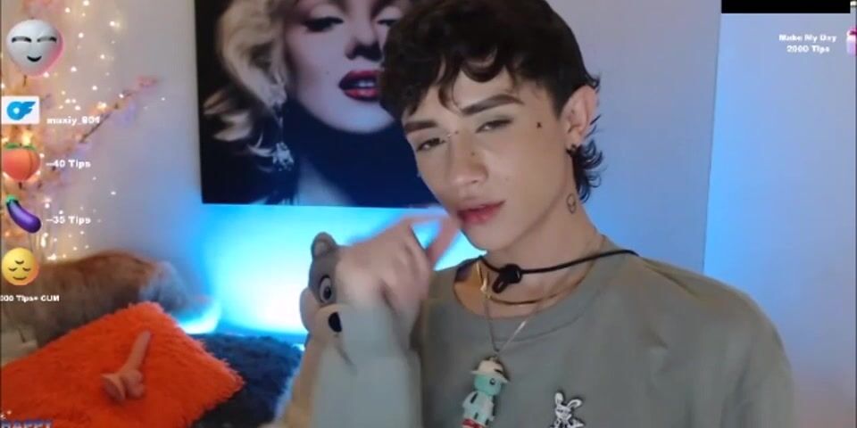 Maxiy cute twink cam porn webcam cum