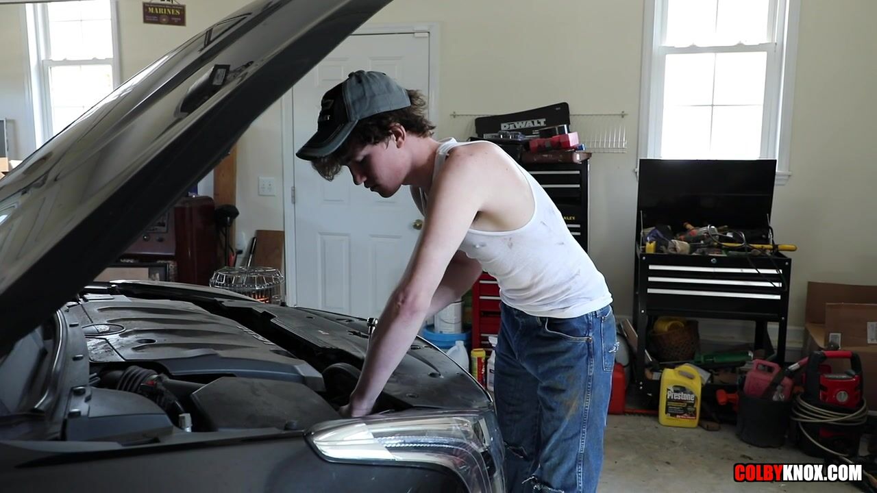 Mechanic boy gets fucked