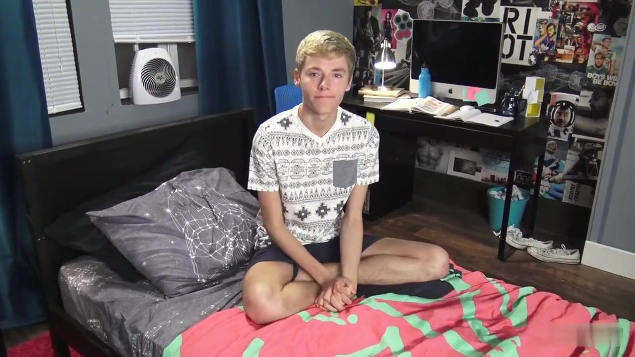 Mega twink papá musculoso polvo sin condón polla
