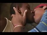 فتيان الفافيلا يأخذون زب الأب