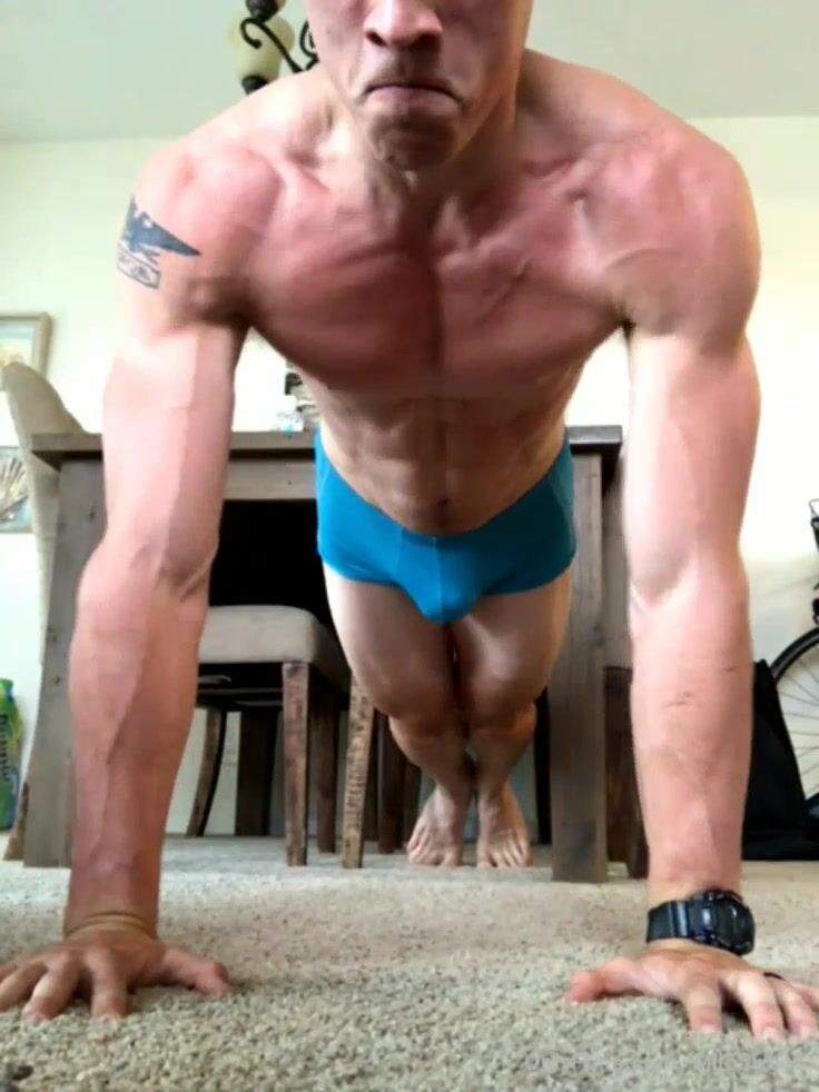 Milo süßer twink daddy muskeln roh schwanz