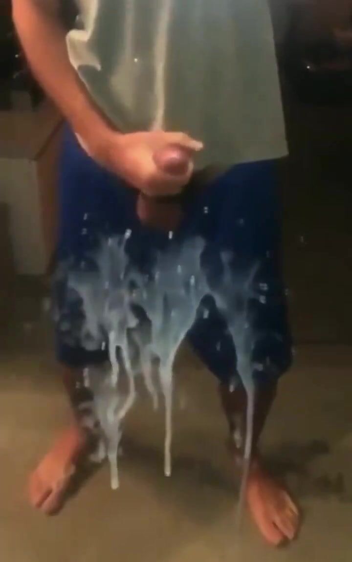 Twink mirror blast cum action