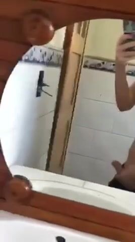 Ado miroir se fait démonter sans capote