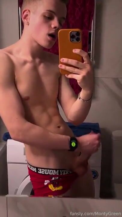 Big cock cum time with monty green