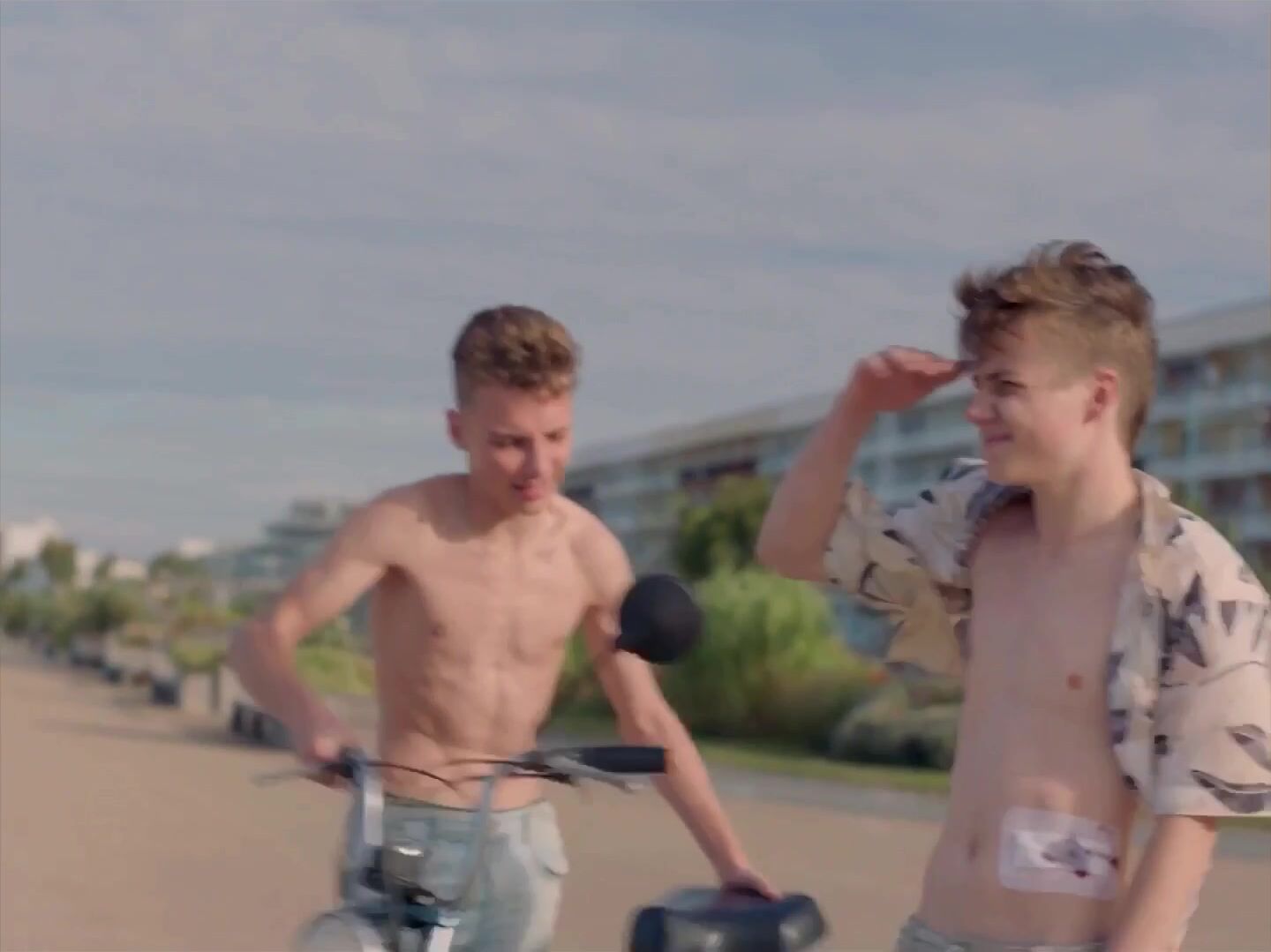 Película gay de adolescentes «una noche, a través de los campos»