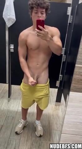 Muscle sport boy films his wank in college gym locker room