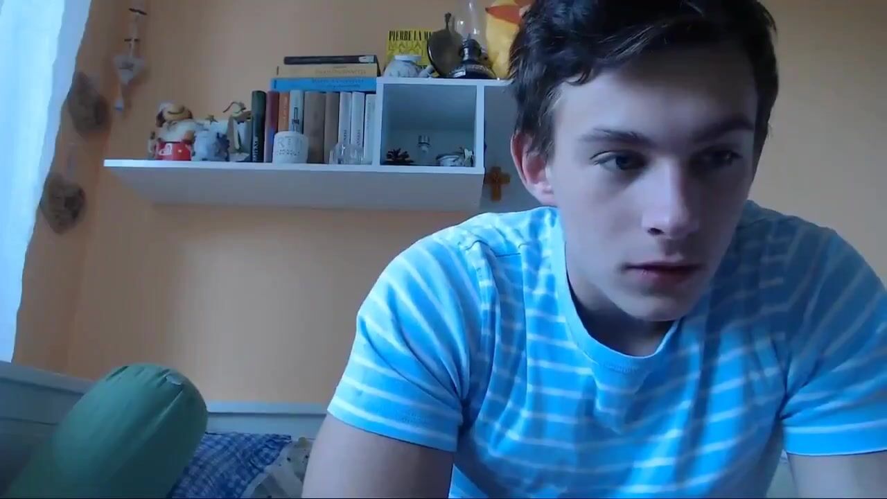 Twink musculoso se corre duro después de la escuela