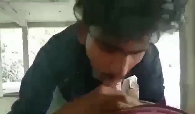 彼氏が筋肉ダディのツインクを屋外で生ハメ