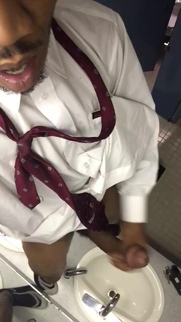 Kumpel schickt video von muskelknaben ohne gummi