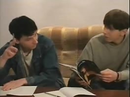 Tutor daddy musculoso engravida um twink