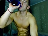 Hunk shows off naked on cam
