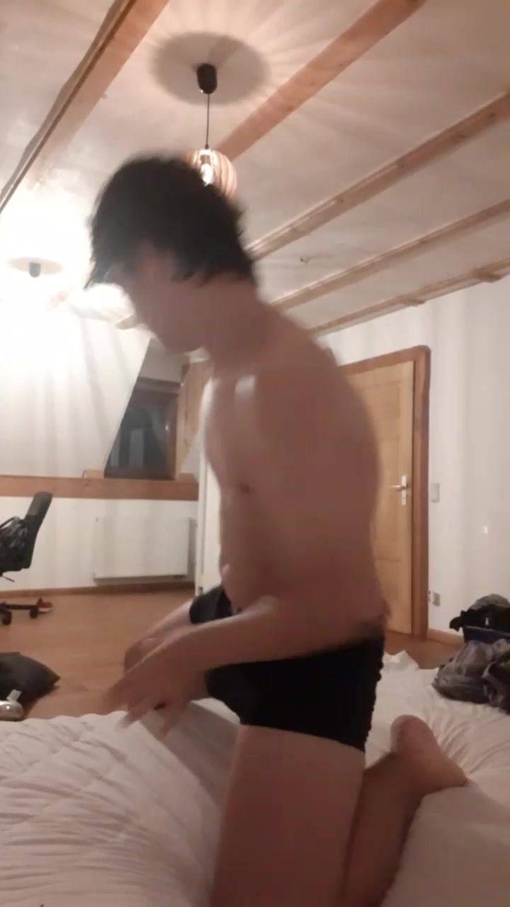Twink makes his bed naked