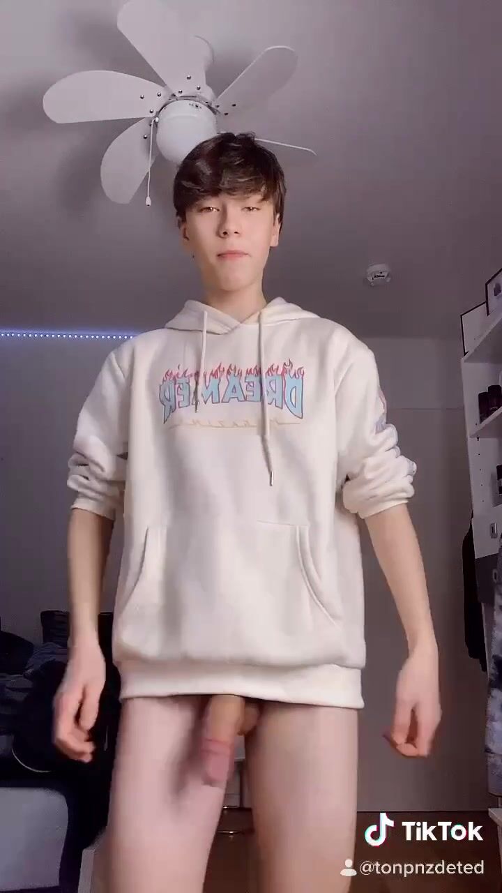 Desafio de pau no tiktok de twink nu
