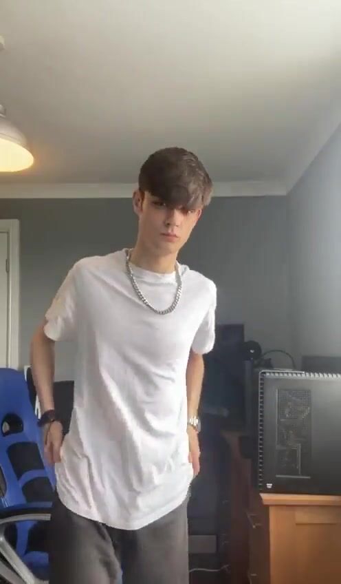 Twink nate strips bareback nudey
