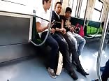 Adolescentes traviesas montan el tren