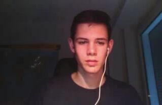 Twink shows his nice boy asshole on cam