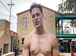 Muskulöser daddy-twink bareback-schwanz-show