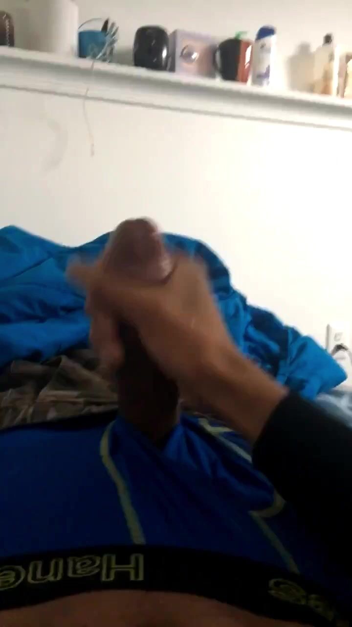 مراهق يأخذ زب أبي بدون واقي 19