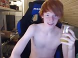 Nackter ingwer camboy entblößt