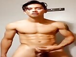 Tätowierte twinks in heißer schwuler action