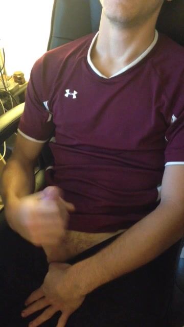 Twink cums loud on shirt