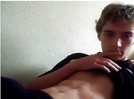 Papá se folla sin condón al joven musculoso 3