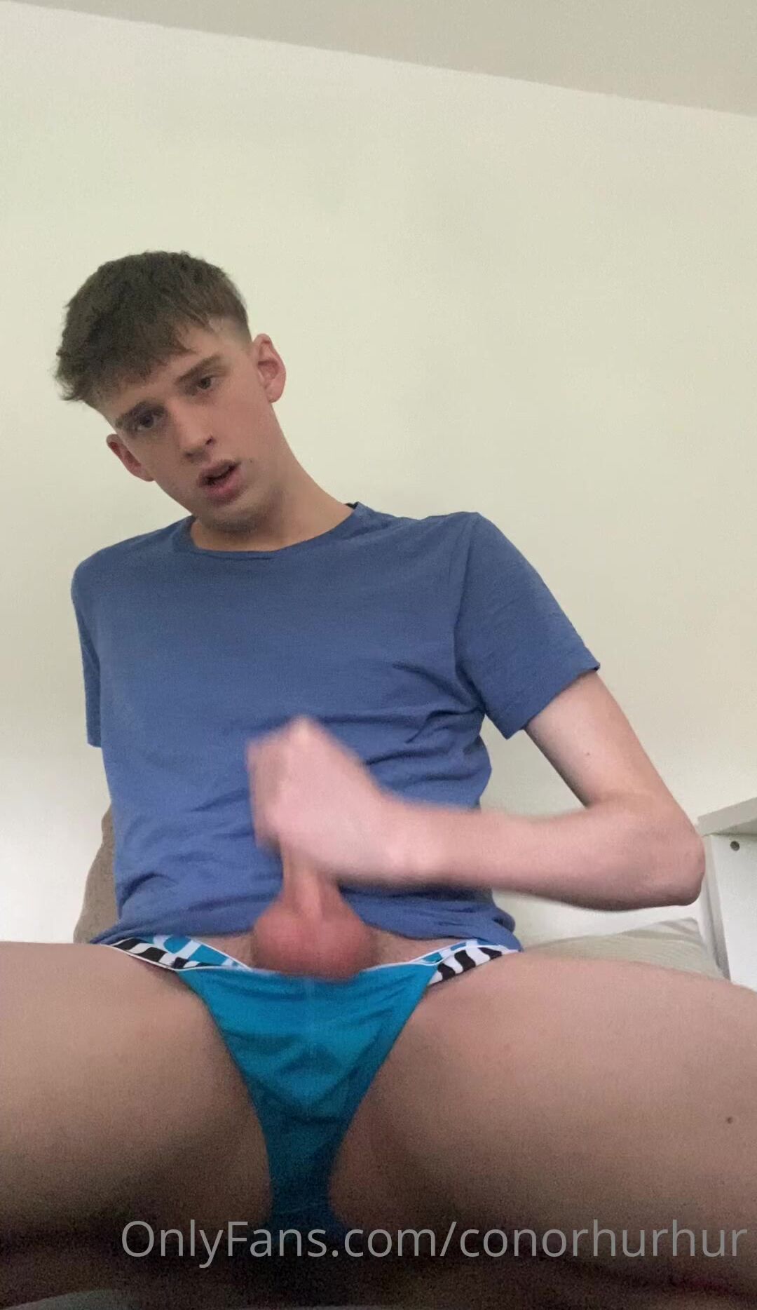 Young conor wanks and unloads 2