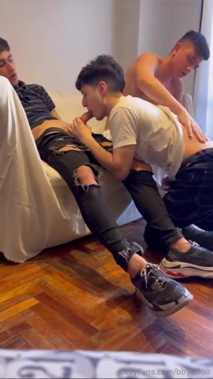 Bbyruloo twink daddy muscle bareback cock