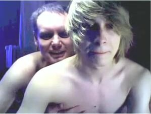 Viejo caliente folla duro a teen gay joven
