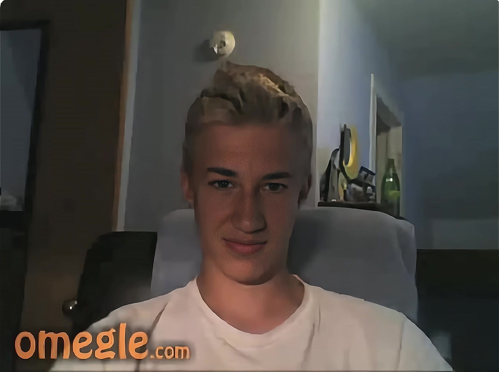 блондин uncut на omegle, кончает ai