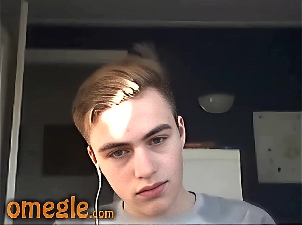 ии улучшенный omegle блондинистый подросток по соседству