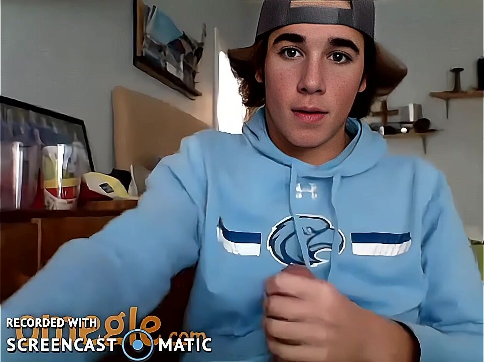 Chico universitario se pajea y se corre en omegle - mejorado con ia