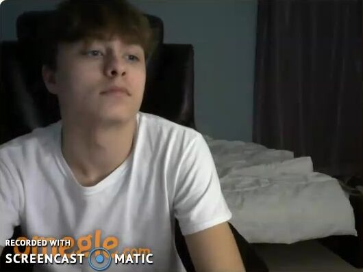 Omegle twink wanks and cums on table