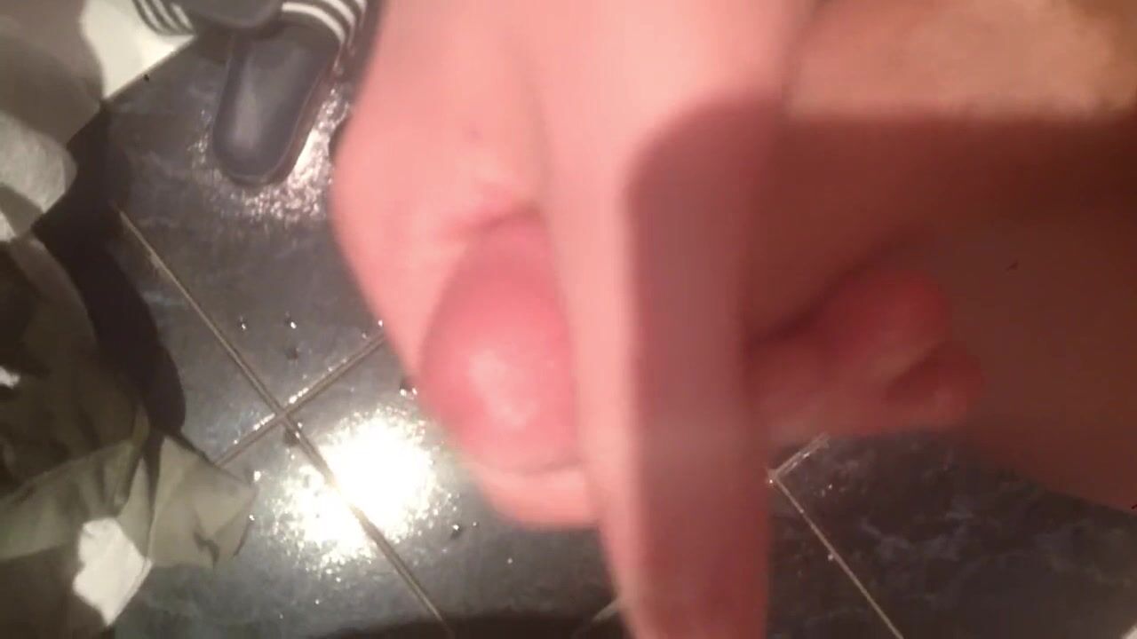 On toilet #00-034