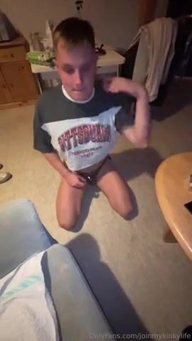 Kneeling twink devours daddy's cock like rat on cheese