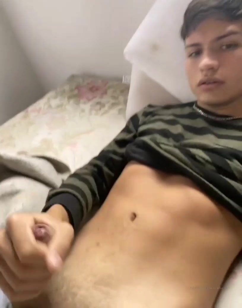 Ados éjaculent sur chemise - oups porno