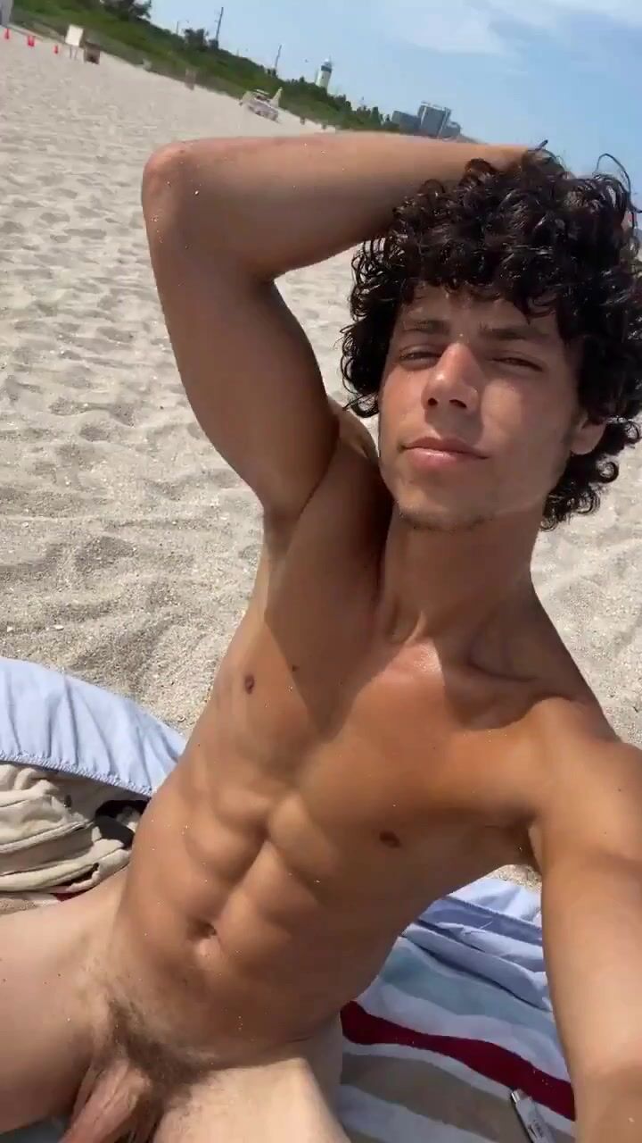 Nackter twink im freien am meer - kein orgasmus, geloopt