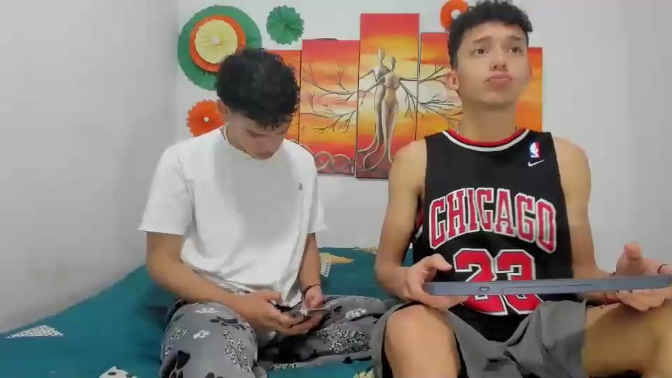 Horny twinks in parker's piece - gay porn cam