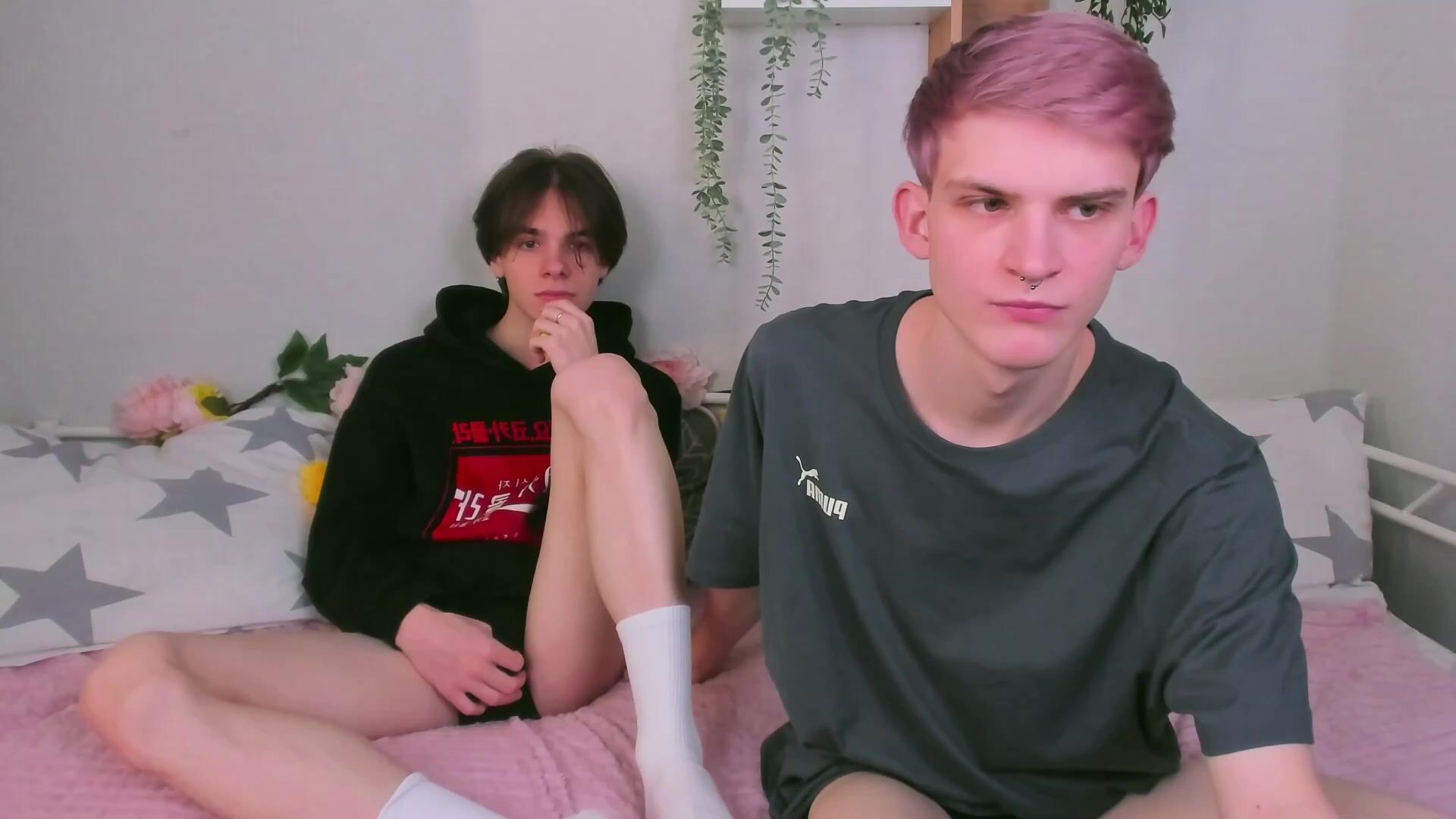 Zickige web-jungs ficken