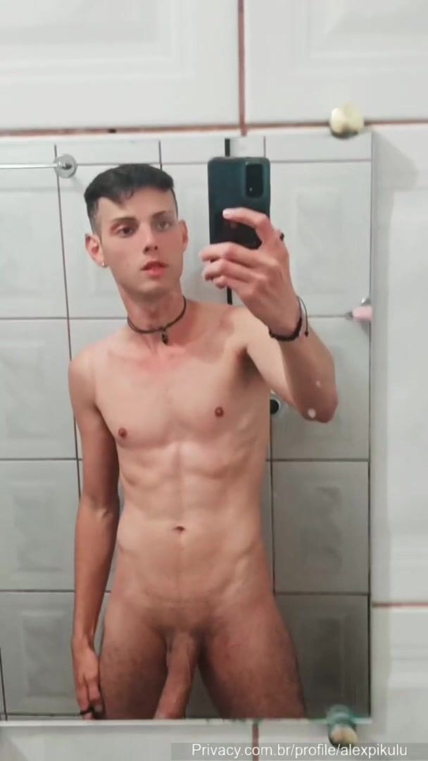 Pikulu youtuber fica gay e pelado