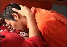 बिना कंडोम के मसल डैडी द्वारा चूतड़ में भरा हुआ किशोर