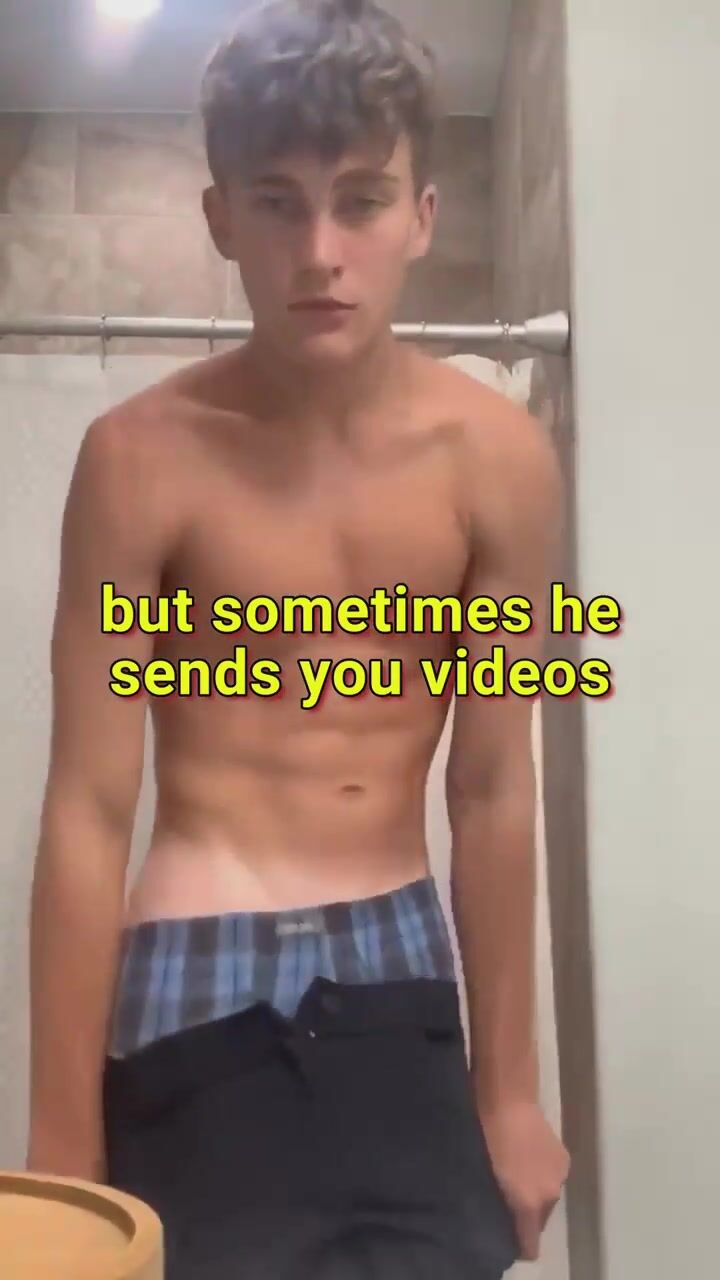 Treinador de poppers leva um twink para uma sessão de contação de h...