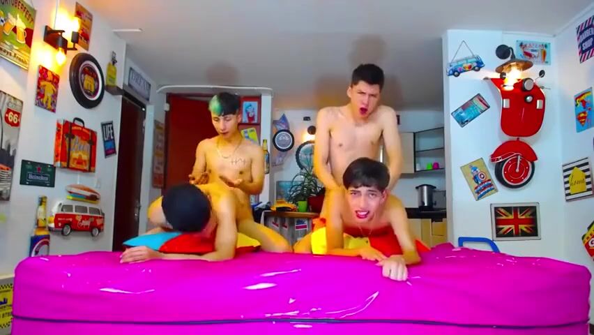 Ados latins baisent dans un spectacle de chambre chaude 2