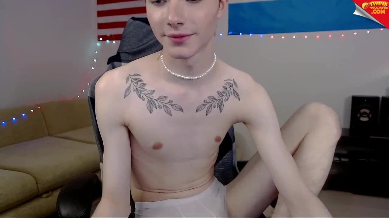 Sexy twink solo cam show on webcam tube